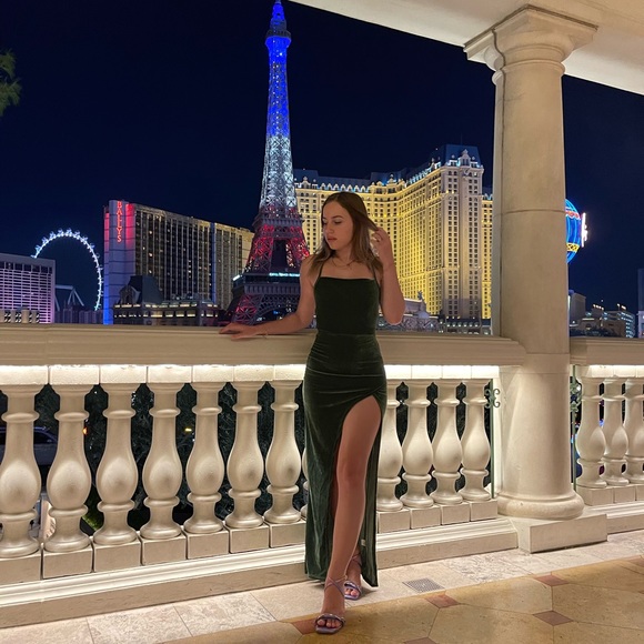 Dress - Picture 1 of 2